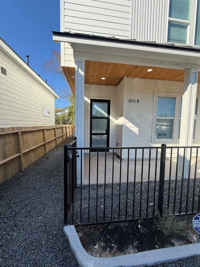 Photo - 1815 McKee St Unit B