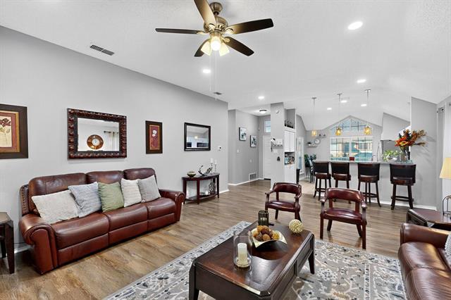 Photo - 821 Parkwest Blvd