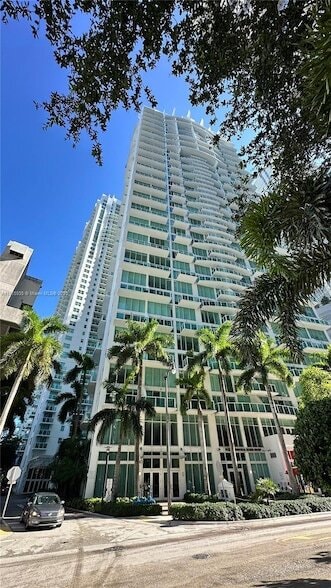 Building Photo - 41 SE 5th St Unit 1915 Rental
