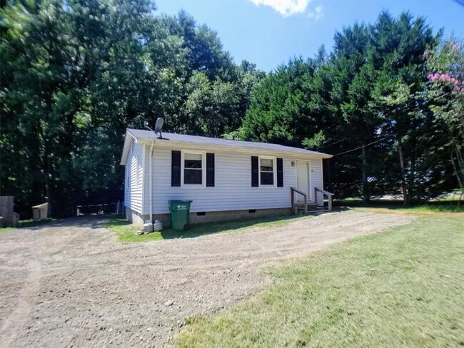 Building Photo - 564 McAbee Rd Rental