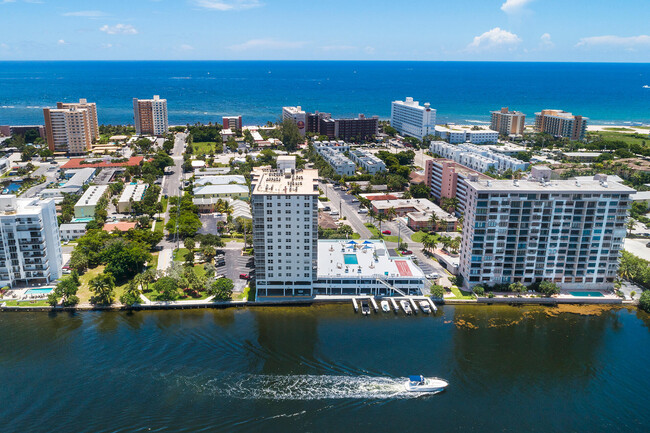 Building Photo - 1505 N Riverside Dr Unit 405 Rental