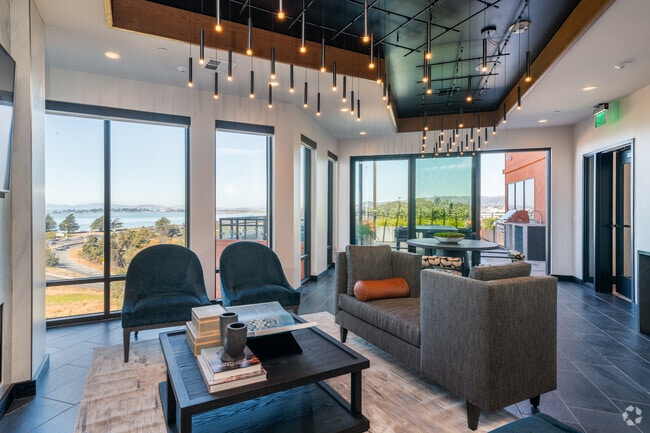 Sky Lounge - Bayview