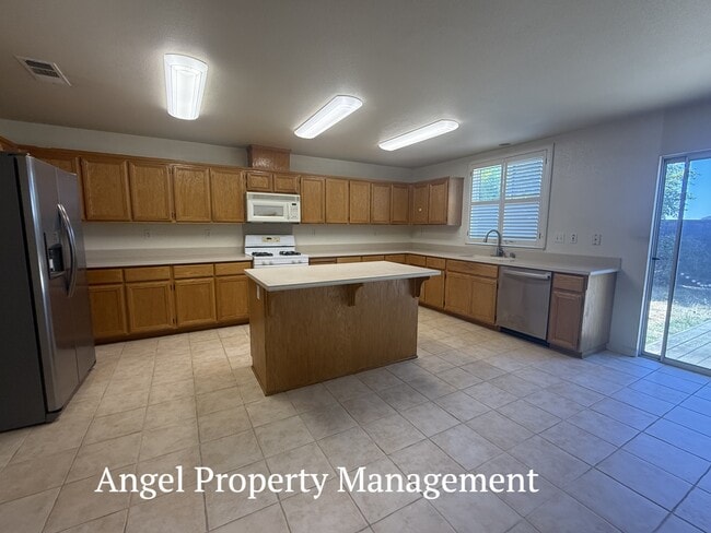 Photo - 1245 Oak Haven Way