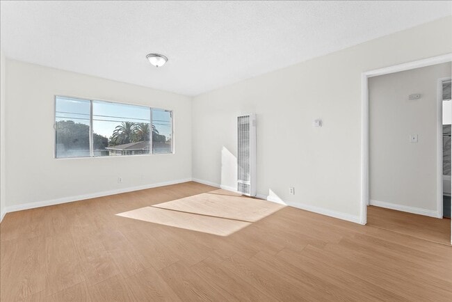 Building Photo - 10920 S Osage Ave Unit 07 Rental