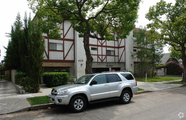 Photo - 420 W Windsor Rd