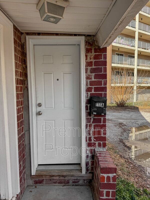 Photo - 514 W Walnut St Unit A