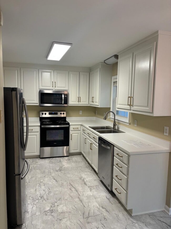 Photo - 112 Hudson Hills Rd