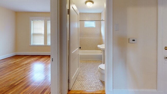 Building Photo - 21 Frawley St Unit 1