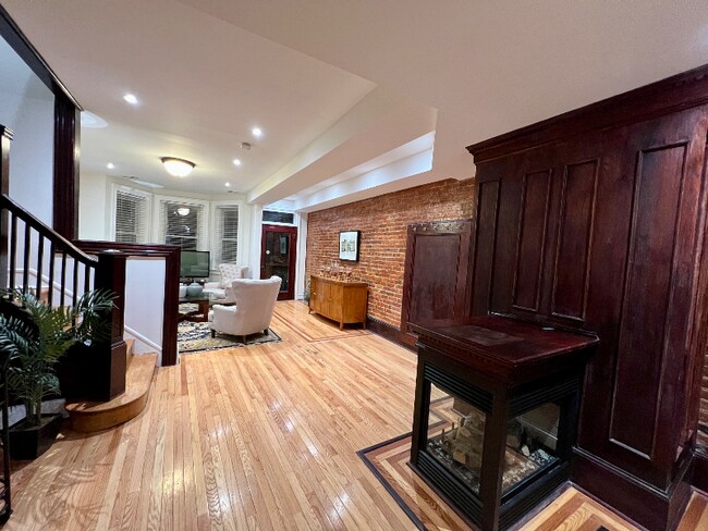 Photo - 56 Adams St NW