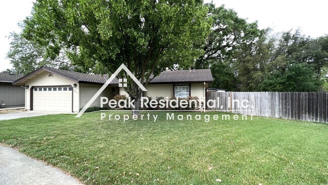 Photo - Very Nice 3bd/2ba Citrus Heights Home with 2 Car Garage - Must See!