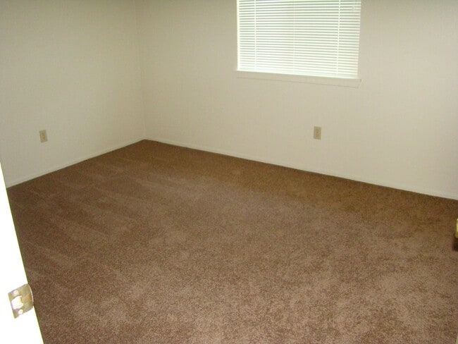 Building Photo - 15554 Bear Valley Rd Unit 4
