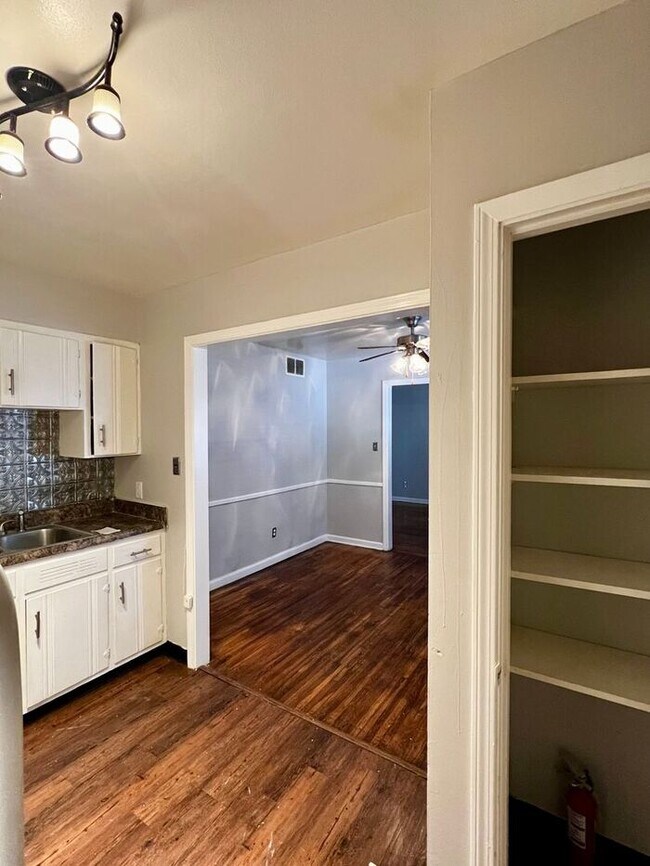 Photo - Quiet Midtown Community 2bd/1ba with Fall ...