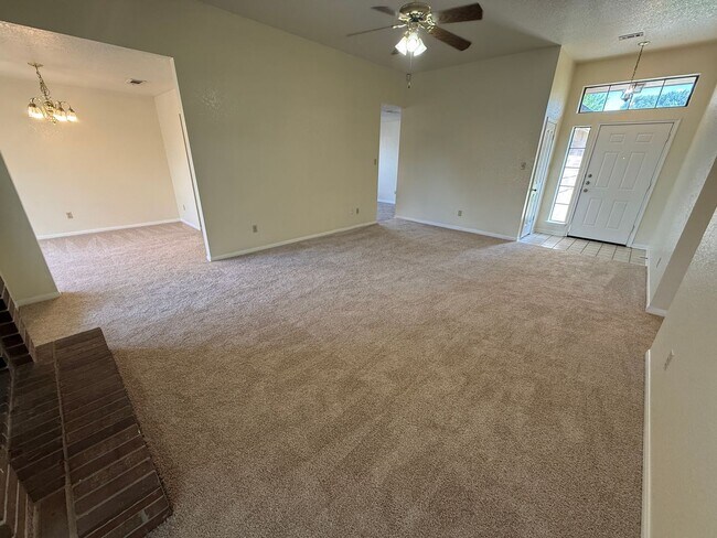 Photo - 1815 Diana Ln