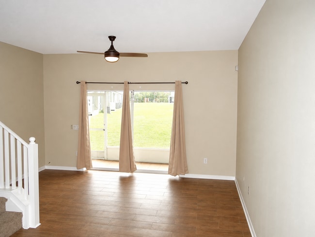 Photo - 3b / 2.5ba townhome in gated community