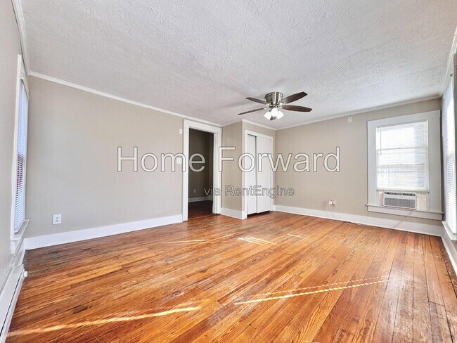 Photo - 812 W Maxwell St Unit 3