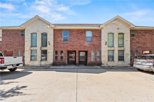 Building Photo - 10 S 48th Ln