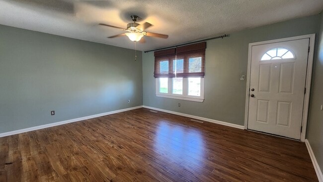 Photo - 924 Carriage Hill Rd