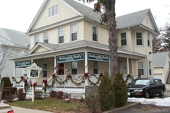 Building Photo - 265 Conklin St