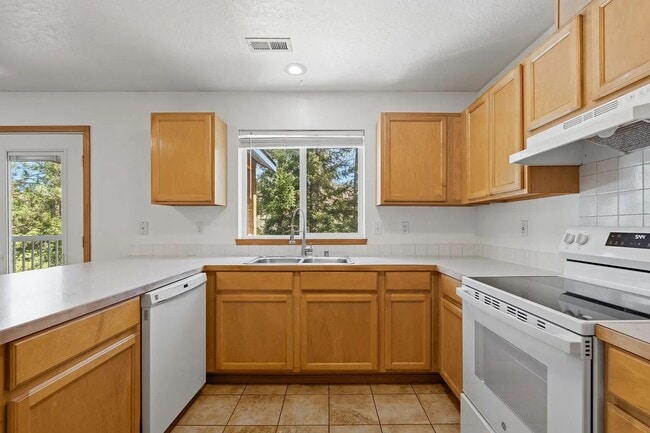 1327 W Qualchan Dr Unidad 1327 West Qualchan Drive