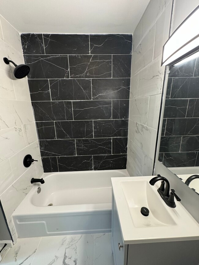 Solo Apartments at Corning