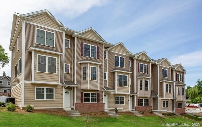 Building Photo - 35 Ringgold St Unit 206