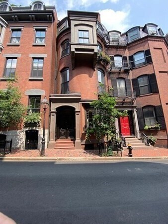 Building Photo - 4 Walnut St Unit 3R