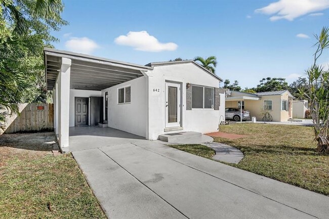 Photo - 642 SW 11th St