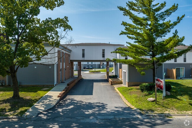 Northern Place-2 BD Townhome w Full Basement