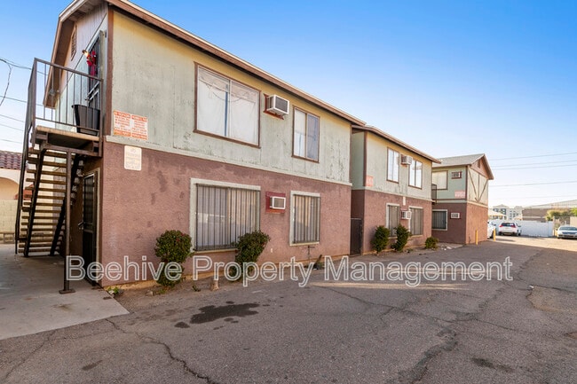 Building Photo - 739 E Pierce St