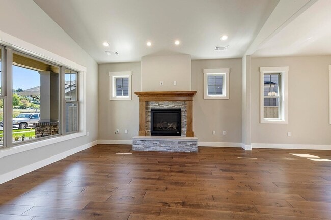 Photo - 4427 Merlot Ct