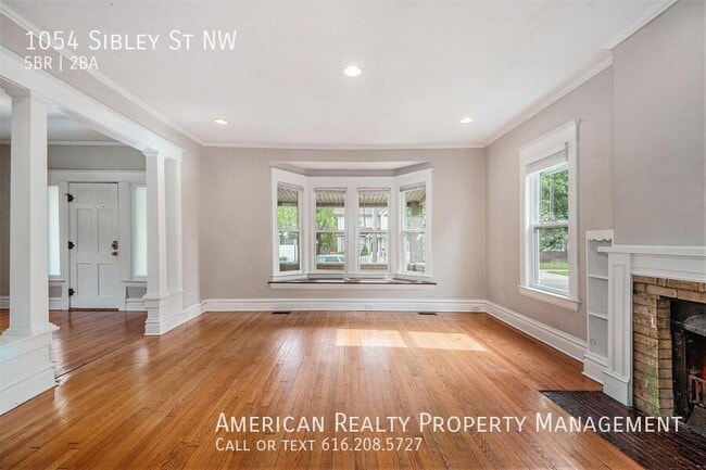 Photo - 1054 Sibley St NW