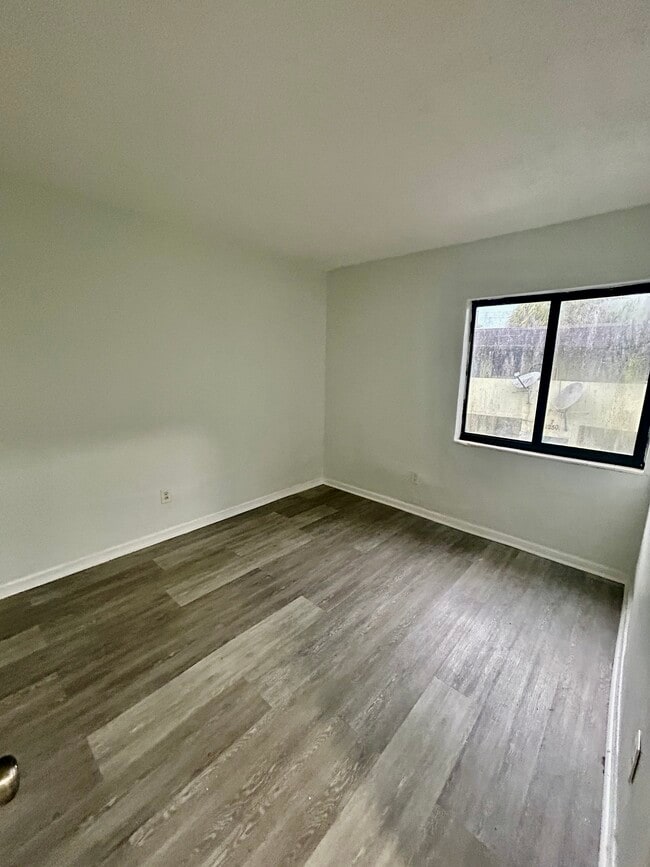 Photo - WEJ 13550 LLC - 2252 Unit 4