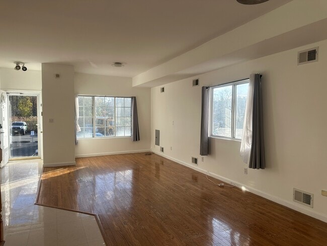 Building Photo - 377 Timber Ridge Dr