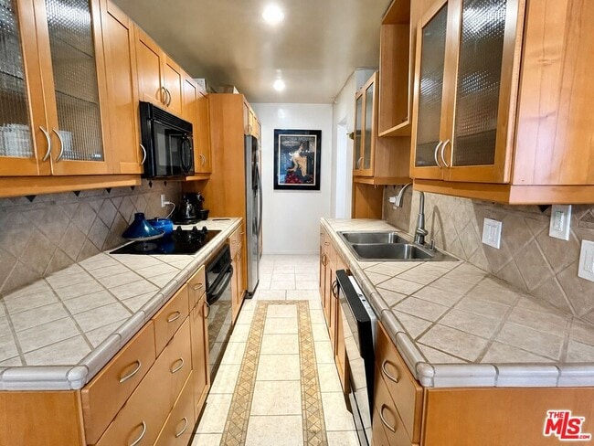 117 S Doheny Dr Unit 206