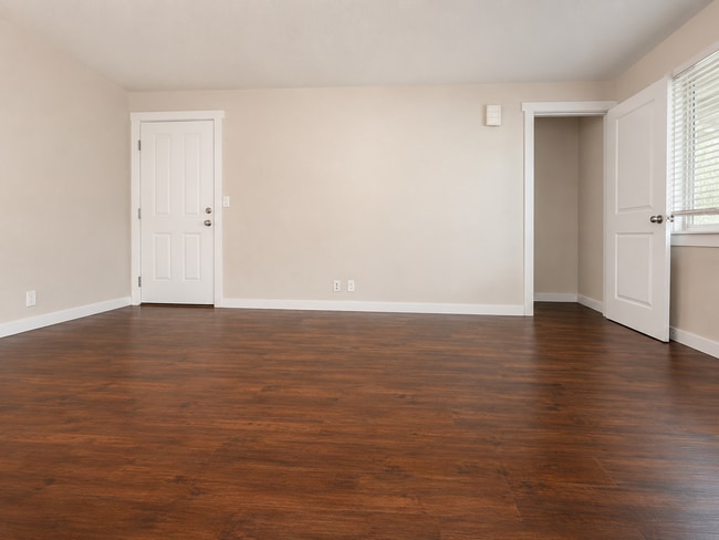 Photo - 310-316 S. Manzanita Court Unit 314