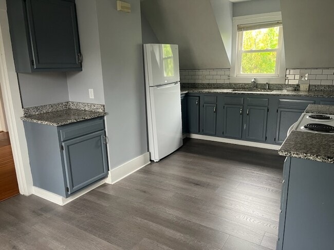368 Alfred St Unit 2