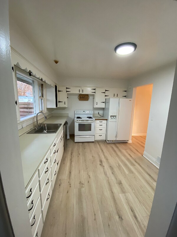 Photo - 535 SE Scenic View Dr