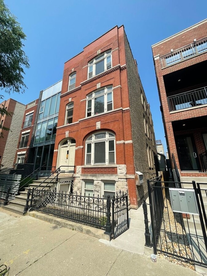 Photo - 1013 N Winchester Ave Unit 3