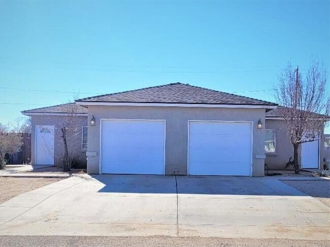 Photo - Beautiful , open floor plan 2 bedroom /  1 bathroom unit Unit 8536 Aspen Ave #A