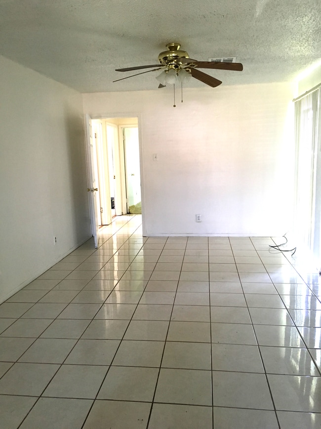 145 S Dexter Dr