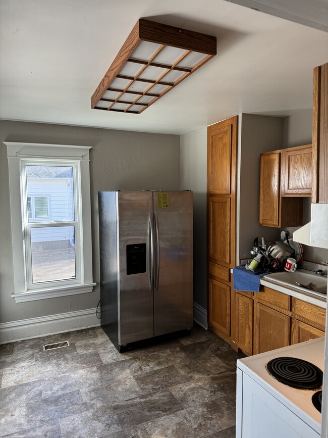 Building Photo - 414 N Broadway Rental