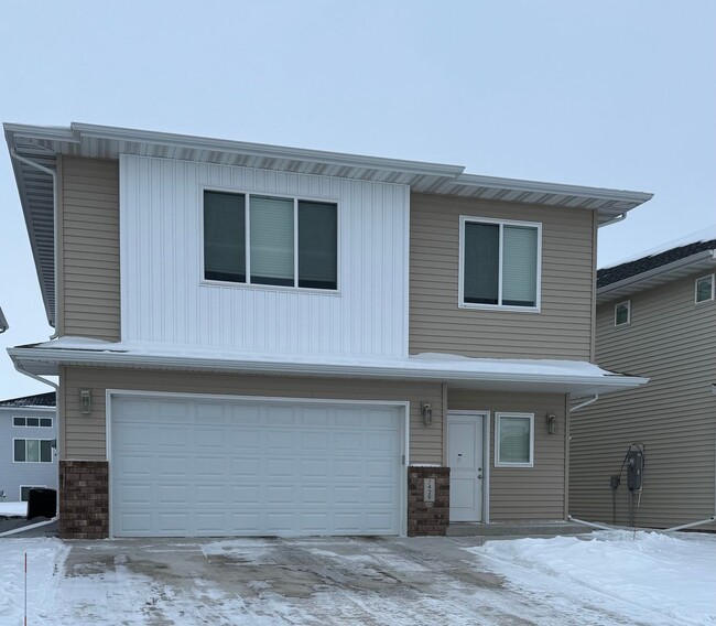 4-bedroom, 3-bathroom West Fargo Single-Fa... - 4-bedroom, 3-bathroom West Fargo Single-Fa... House