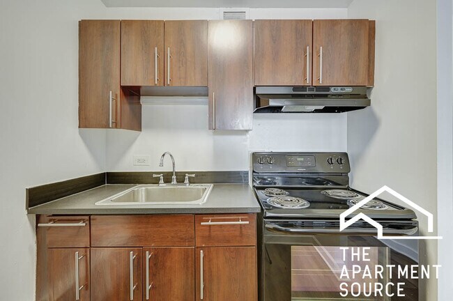 Photo - 441 W Oakdale Ave Unit 4E