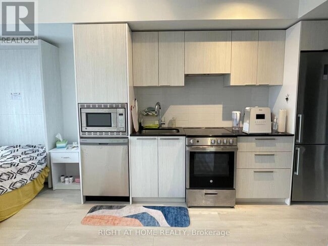 Photo - 501 Yonge St Unit 2206
