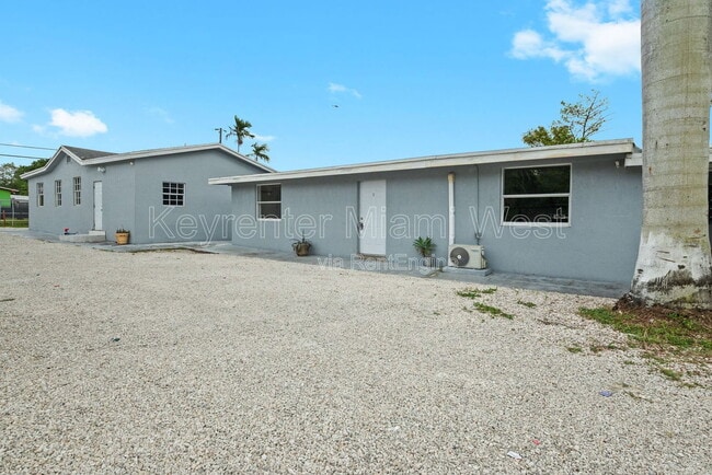 Photo - 10990 NW 18th Ave Unidad 2