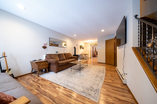 Photo - 1637 Christie Pl