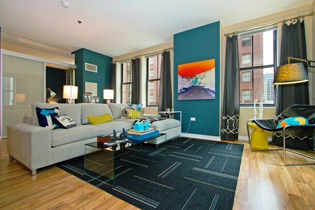 151 W Randolph St