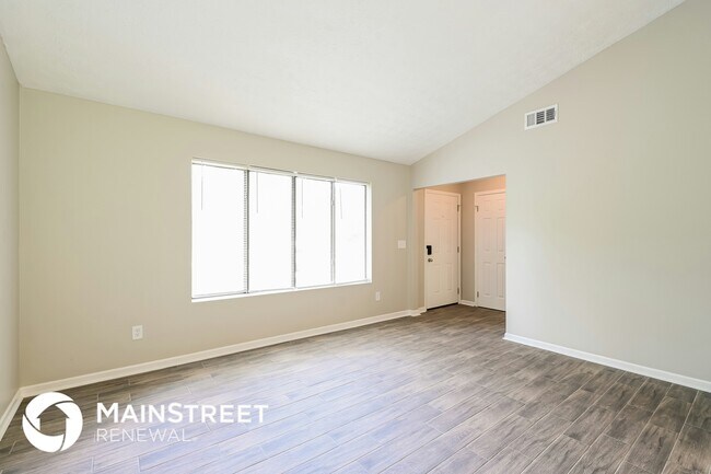 Photo - 3865 Scarsborough Dr SW