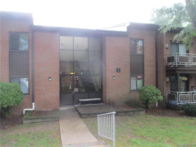 Building Photo - 2 Brevoort Dr Unit 2B