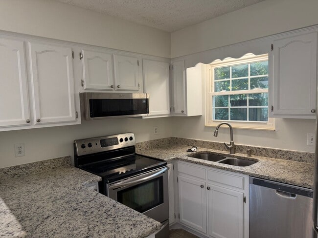 Photo - 106 Meridian Ct
